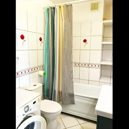 Apartman Momoapart - By Kromera *