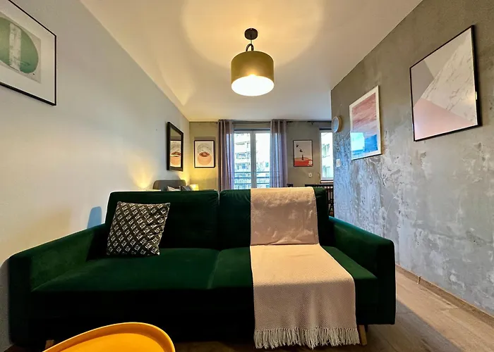 Apartment Momoapart - By Kromera *