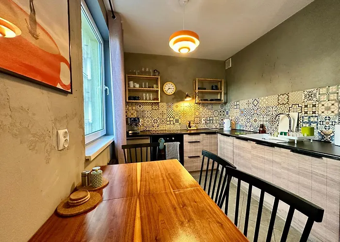 Momoapart - By Kromera